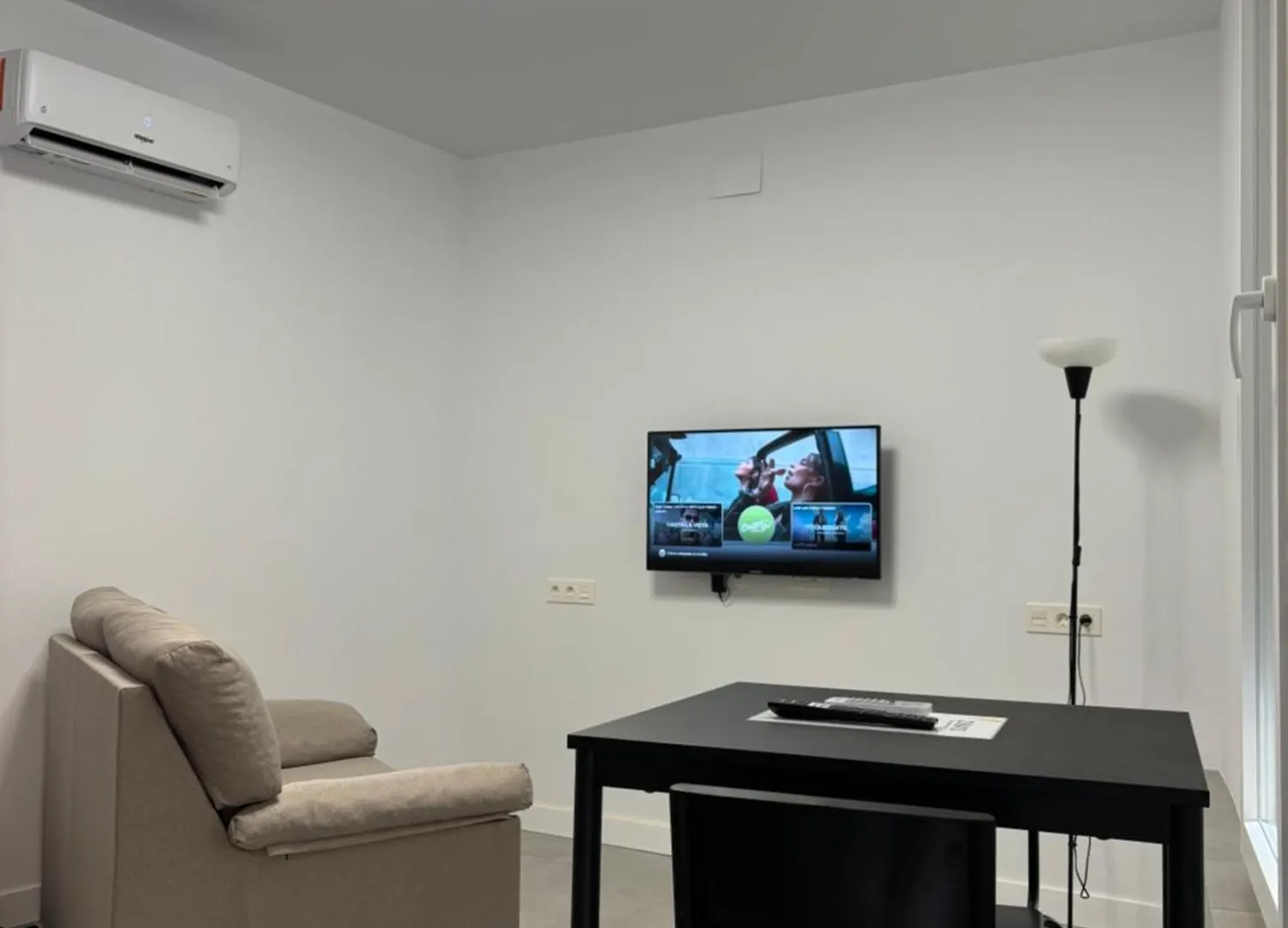 Apartamento 4 A 10 Min Caminando De La Estacion De Bus Y Tren Maria Zambrano Malaga Apartment