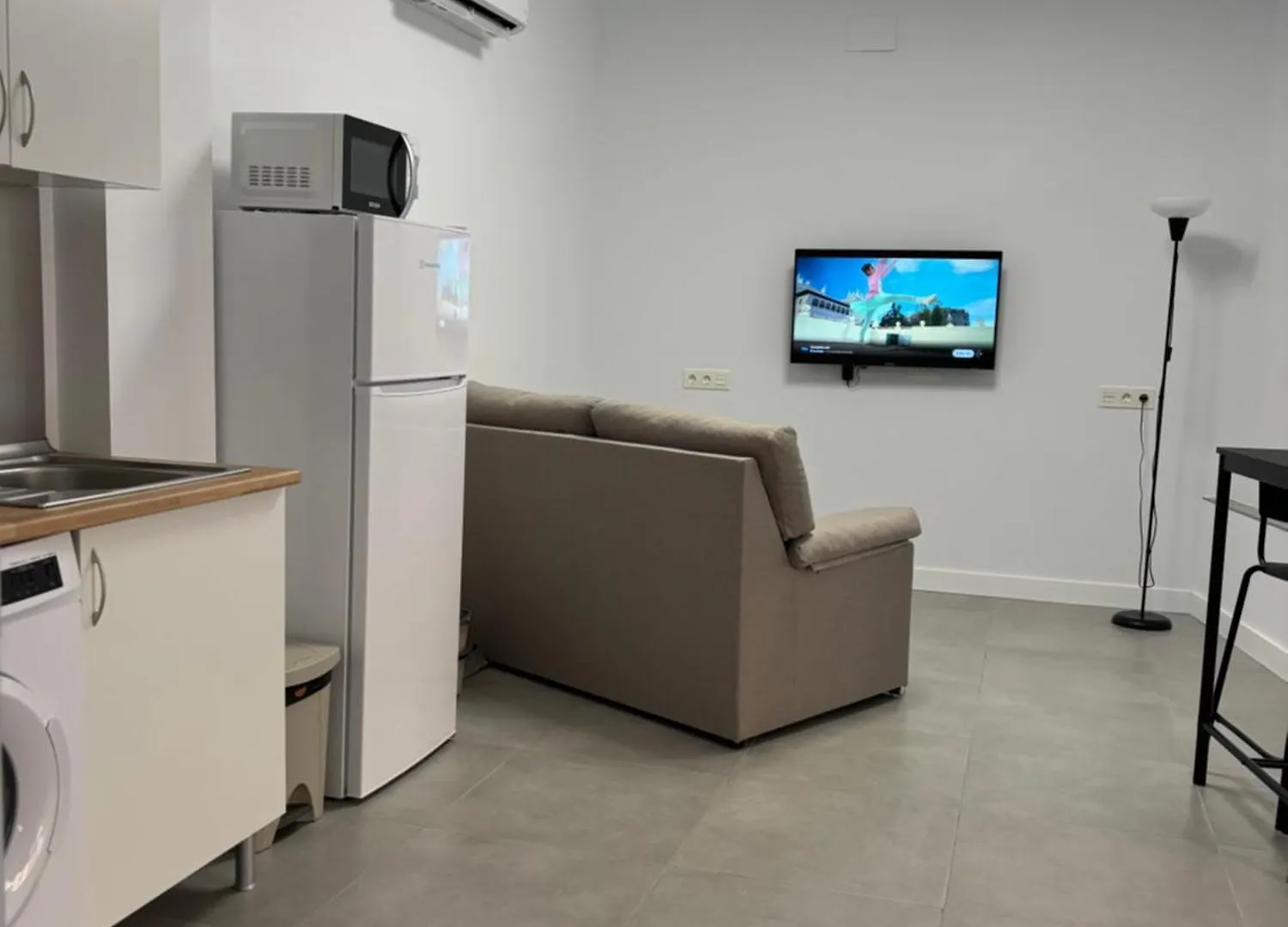 Apartamento 4 A 10 Min Caminando De La Estacion De Bus Y Tren Maria Zambrano Malaga